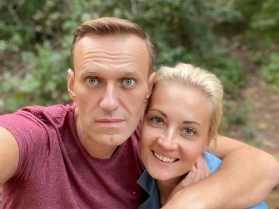 "Я так и знал". Навальный прокомментировал заявление о том, что его жена – агент западных спецслужб
