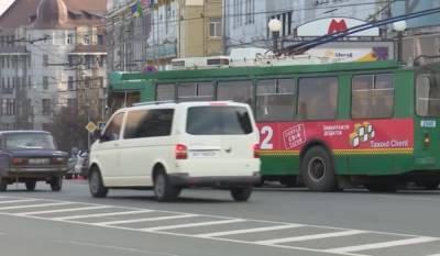 Нестандартная защита от вируса в троллейбусе насмешила харьковчан: красноречивое фото