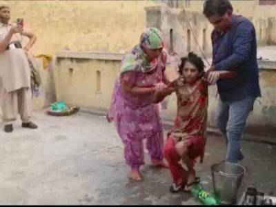 Индиец запер жену в туалете на полтора года: истощенная женщина не могла ходить