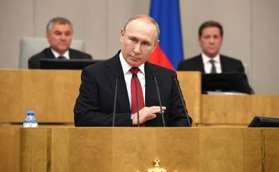 Путин запретил депутатам работу в общественных палатах