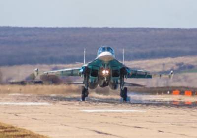 Пилотов российских бомбардировщиков Су-34 обучат воздушному бою