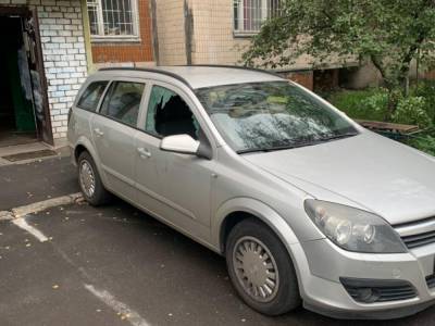 В Киеве «герой парковки» оставил авто у дверей подъезда и был жестоко наказан