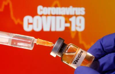 В Киеве рассказали, как украинцам приобрести российскую вакцину против COVID-19