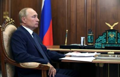 Владимир Путин подписал закон о запрете депутатам всех уровней быть членами ОП