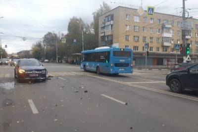 В Твери два человека пострадали в ДТП на улице Горького