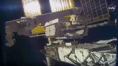 Космонавты обнаружили "брешь" на МКС с помощью чайного пакетика