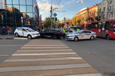 Массовое ДТП в центре Рязани: пострадали 17-летний пешеход и водитель