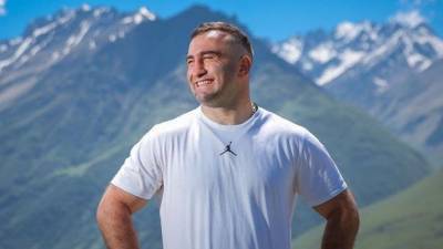 «Рвется в бой»: тренер о подготовке Гассиева к бою с Сефери