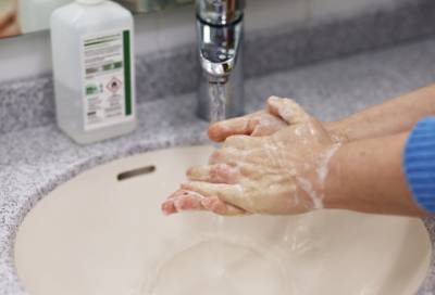 Новый взгляд на привычное: в Сети запустили челленджи в честь Всемирного дня мытья рук
