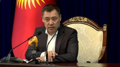 Премьер-министр Кыргызстана Садыр Жапаров объявил себя и.о. президента