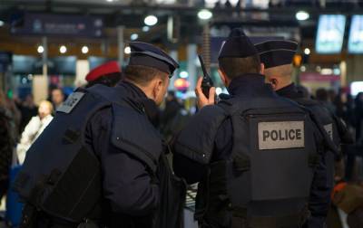 Комендантский час во Франции: на улицы выведут тысячи полицейских