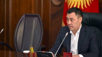 В Киргизии Садыр Жапаров объявил себя и. о. президента