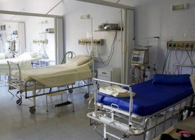 В Ростовской области пациентов больницы положили в душную палату с трупом