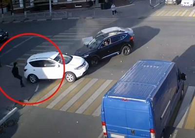 Массовое ДТП с наездом на подростка в центре Рязани попало на видео