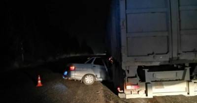 Пять человек пострадали в ДТП грузовика и легковушки под Кировом