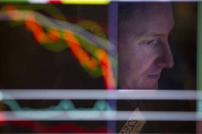 Рынок акций Московской биржи по состоянию на 18:45 мск 15 октября снижается
