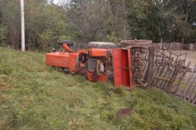 Во Львовской области тракторист не справился с управлением и погиб на месте ДТП