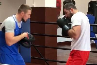 «Не было ни одного спарринга»: боксер из Бурятии Кушиташвили набрал вес