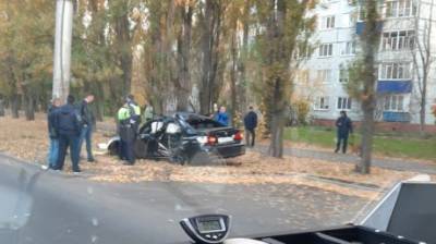 На проспекте Строителей разбился автомобиль BMW