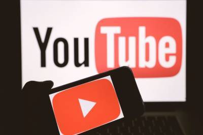 YouTube ограничит распространение контента с теориями заговора