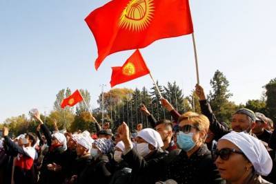 Досрочные выборы президента Киргизии могут пройти в январе
