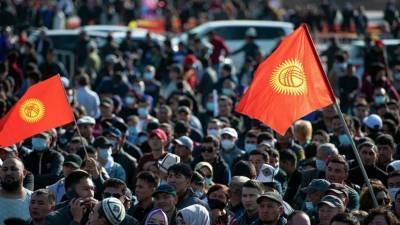 Жапаров назвал мирным процесс передачи власти в Киргизии