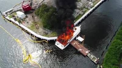 Видео с места ЧП: Во Флориде из-за взрывов на борту судна пострадали 13 человек