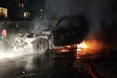 Ещё одна иномарка сгорела ночью в Тверской области