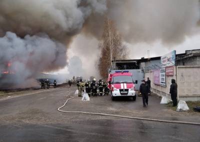 Площадь пожара на складе на улице Федосеенко увеличилась до 2400 квадратных метров