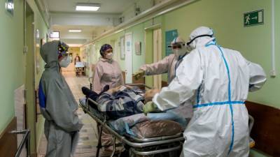 В России впервые выявили более 15 тысяч новых случаев COVID-19 за сутки