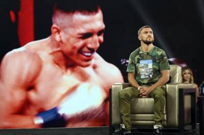 Известные боксеры встретились лицом к лицу накануне чемпионского боя