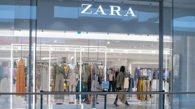 Владелец брендов Zara закрывает в России магазины недорогой одежды