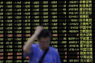 Китайские акции завершили неделю в плюсе благодаря хорошим экономическим данным