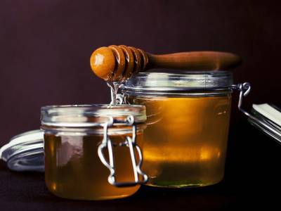 Диетолог объяснил, почему медом нельзя восполнять нехватку витаминов