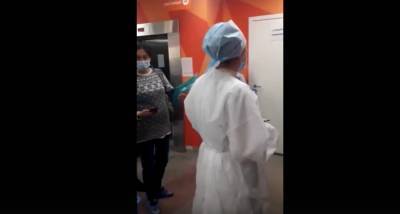 Пациенты поликлиники Екатеринбурга пожаловались на толкучку во время учебной тревоги