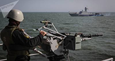 Россия проводит военные учения на Каспии