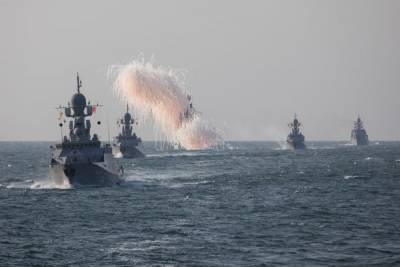 Каспий в зоне учений ВМФ России: корабли с крылатыми ракетами и авиация