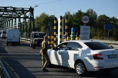 На границе с Венгрией временно ограничат проезд: Когда и на сколько