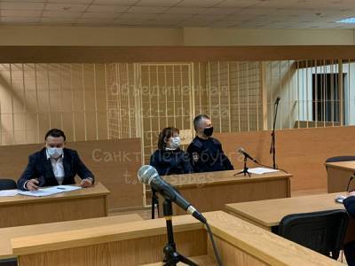 В Петербурге суд не стал арестовывать мать вдовы убитого рэпера Энди Картрайта
