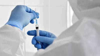 Песков: РФ не ведет кампанию против оксфордской вакцины от COVID-19