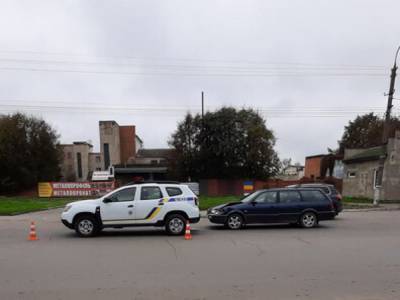 В Хмельницкой области Volkswagen врезался в багажник полицейской машины