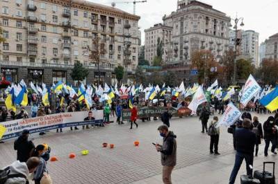 В Киеве инвесторы недостроек перекрыли движение по Крещатику