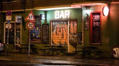 Суд Берлина отменил комендантский час для ресторанов и клубов