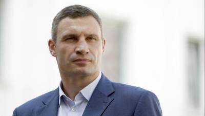 Мэр Кличко с братом перечислят собственные средства на маски киевлянам в день выборов