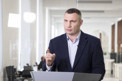 Мэр Кличко первым поддержал бесплатную раздачу масок в день выборов