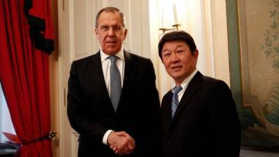 Главы МИД России и Японии обсудили сотрудничество стран