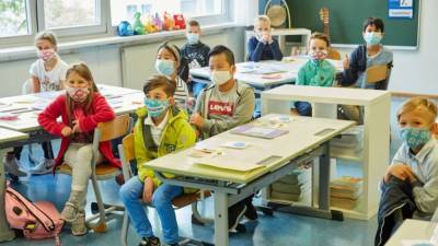 Ухудшение эпидемиологической ситуации: в школах Баден-Вюртемберга ученики теперь обязаны носить маски и во время уроков