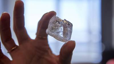 АЛРОСА" сократила добычу алмазов на 23%, продажи – на 40%