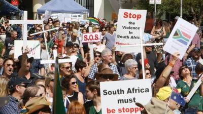 Белые фермеры Южной Африки протестуют против насилия