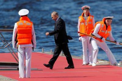 Путин предложил продлить договор о СНВ на год без условий
